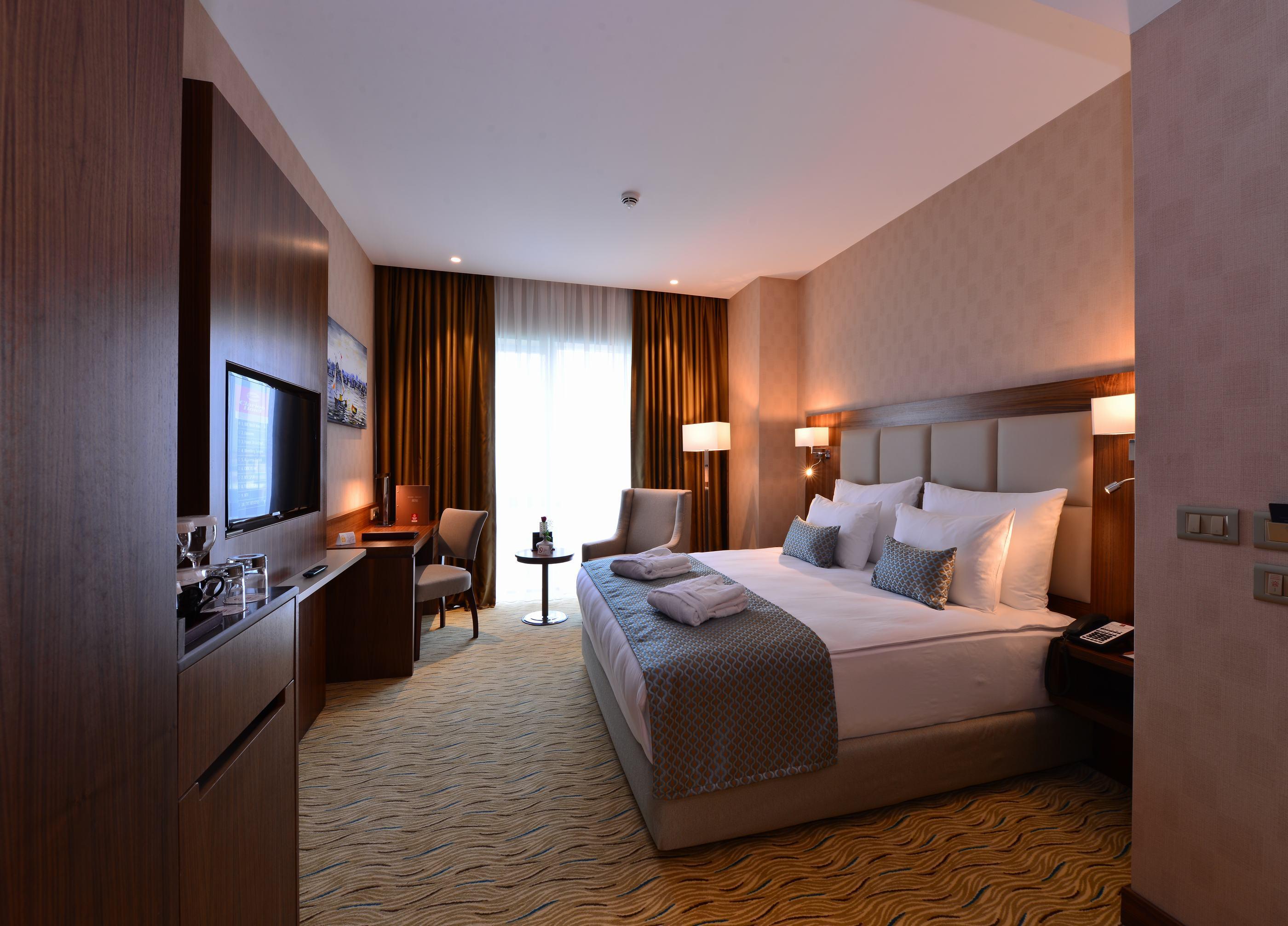 Hotel Clarion Mahmutbey 5*