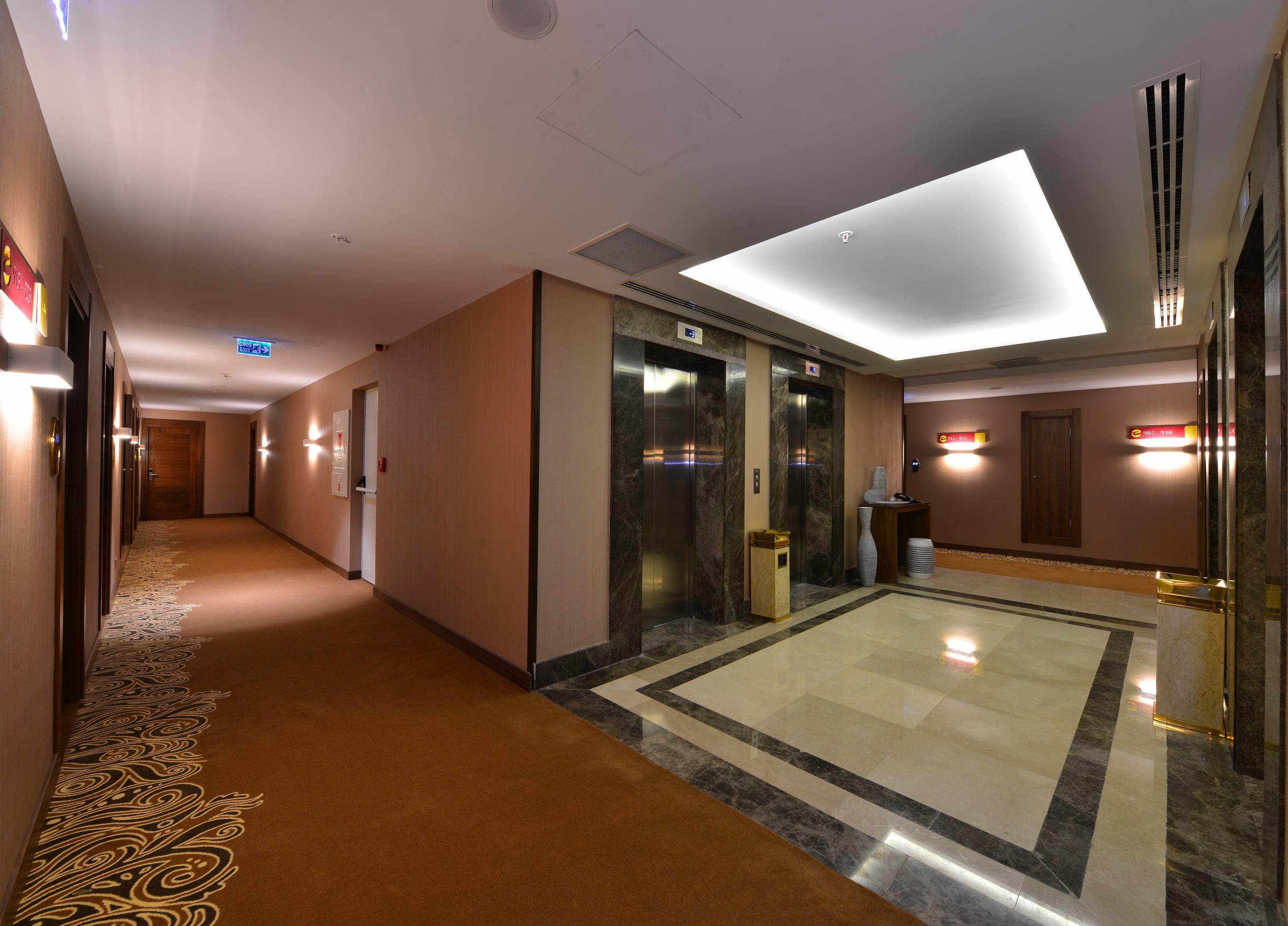 Clarion Mahmutbey Hotel 5*