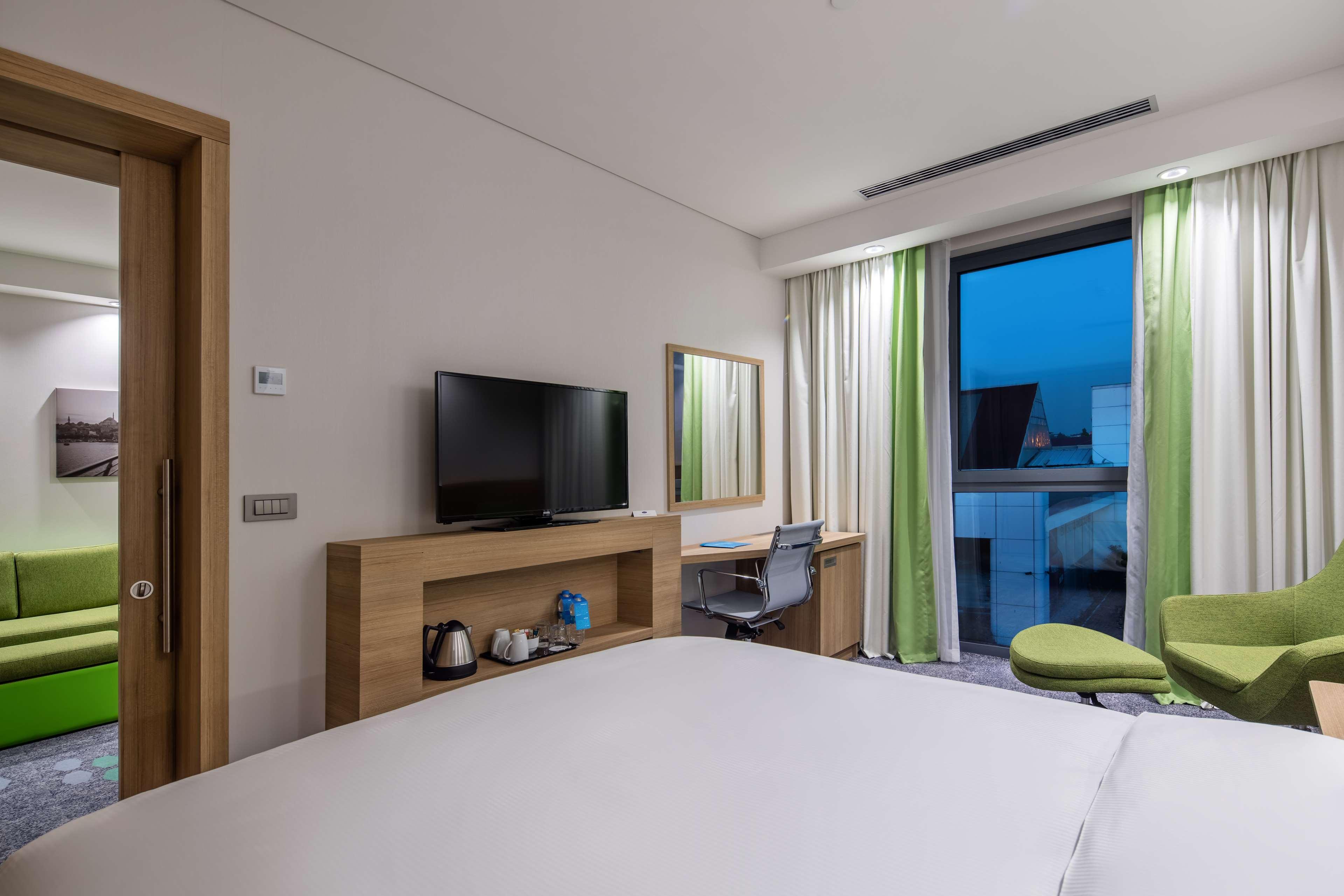 Hotel Hampton By Hilton Zeytinburnu 4*