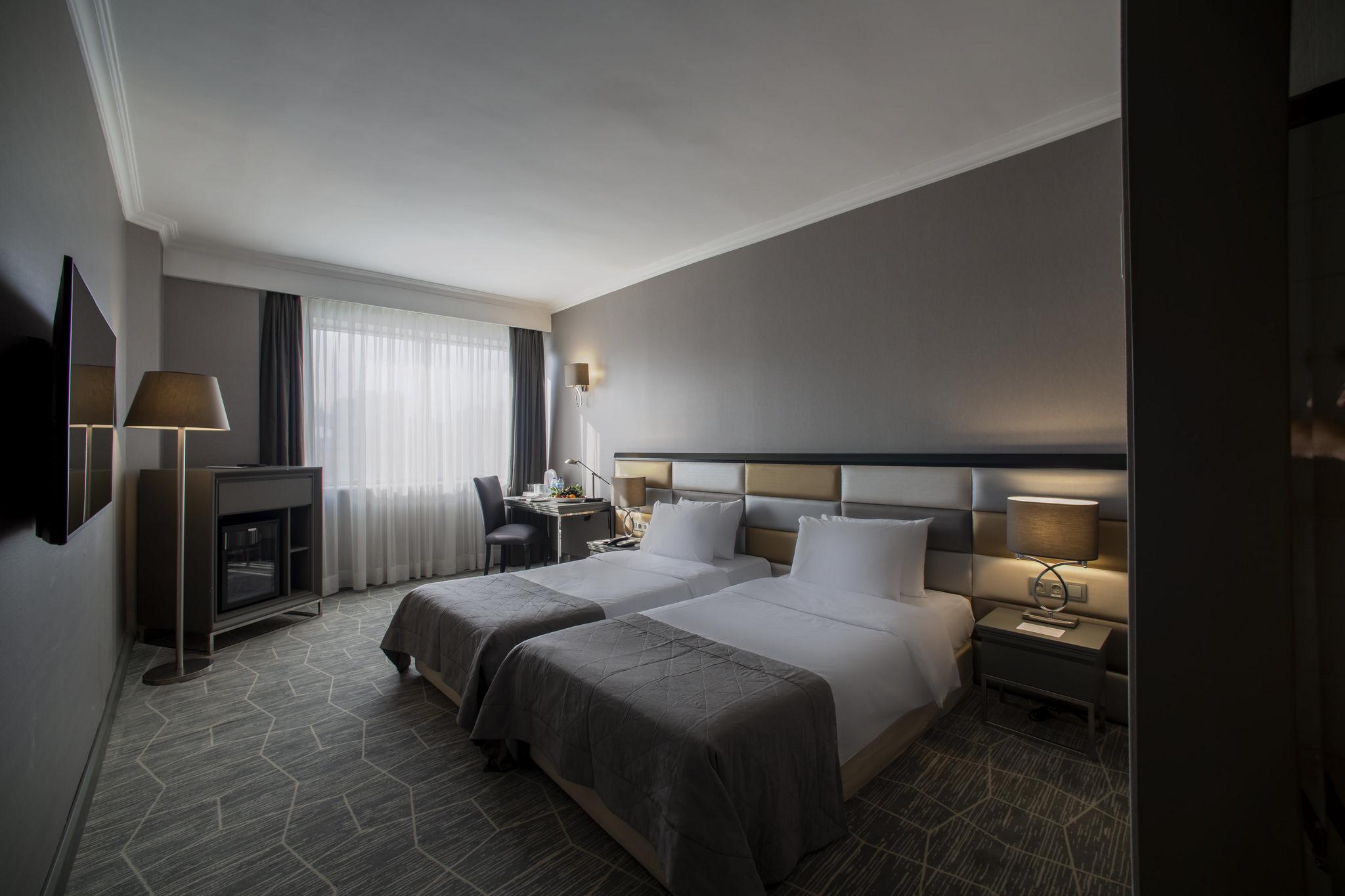 Taksim Square 4*