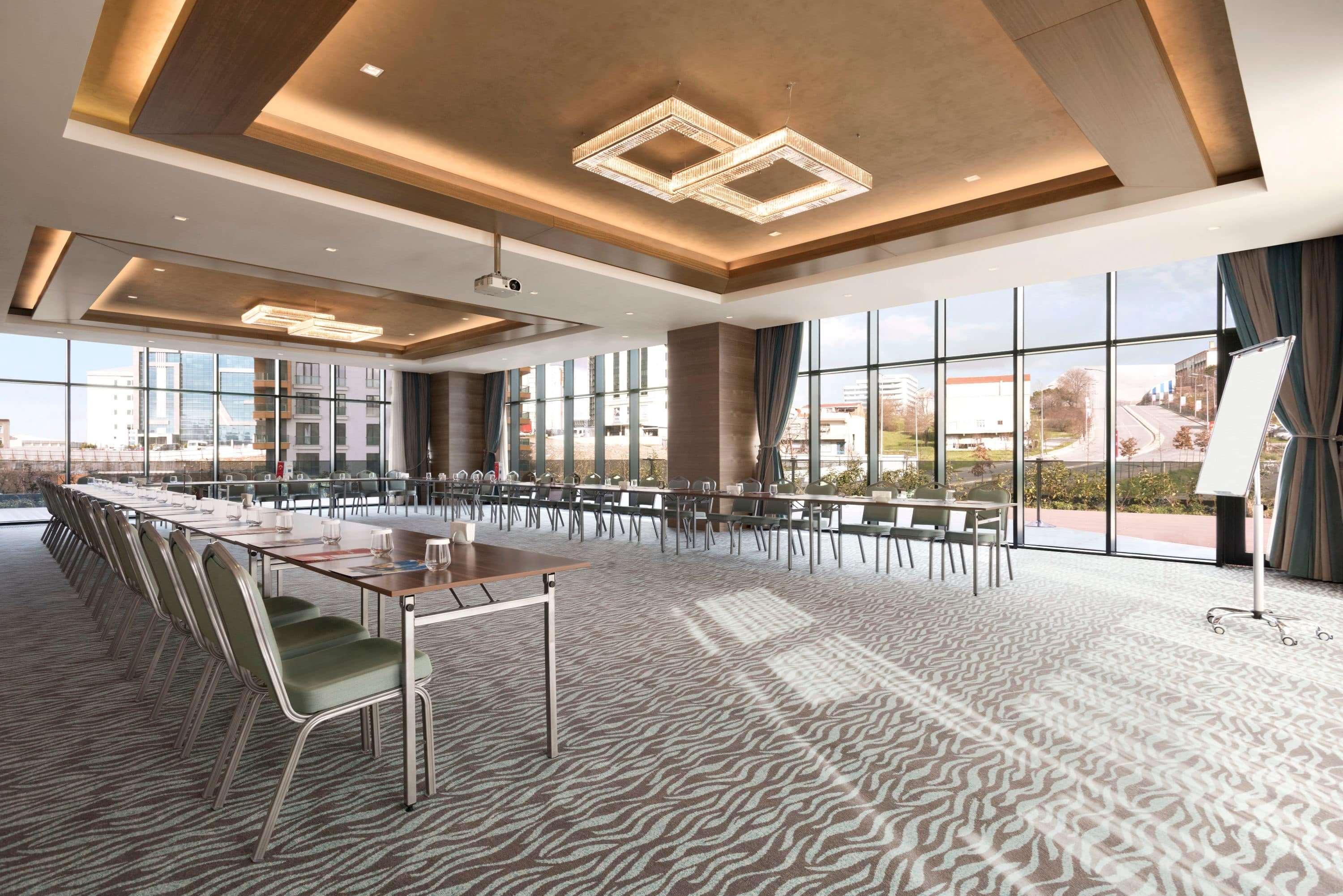 Tryp By Wyndham Basin Ekspres Hotel