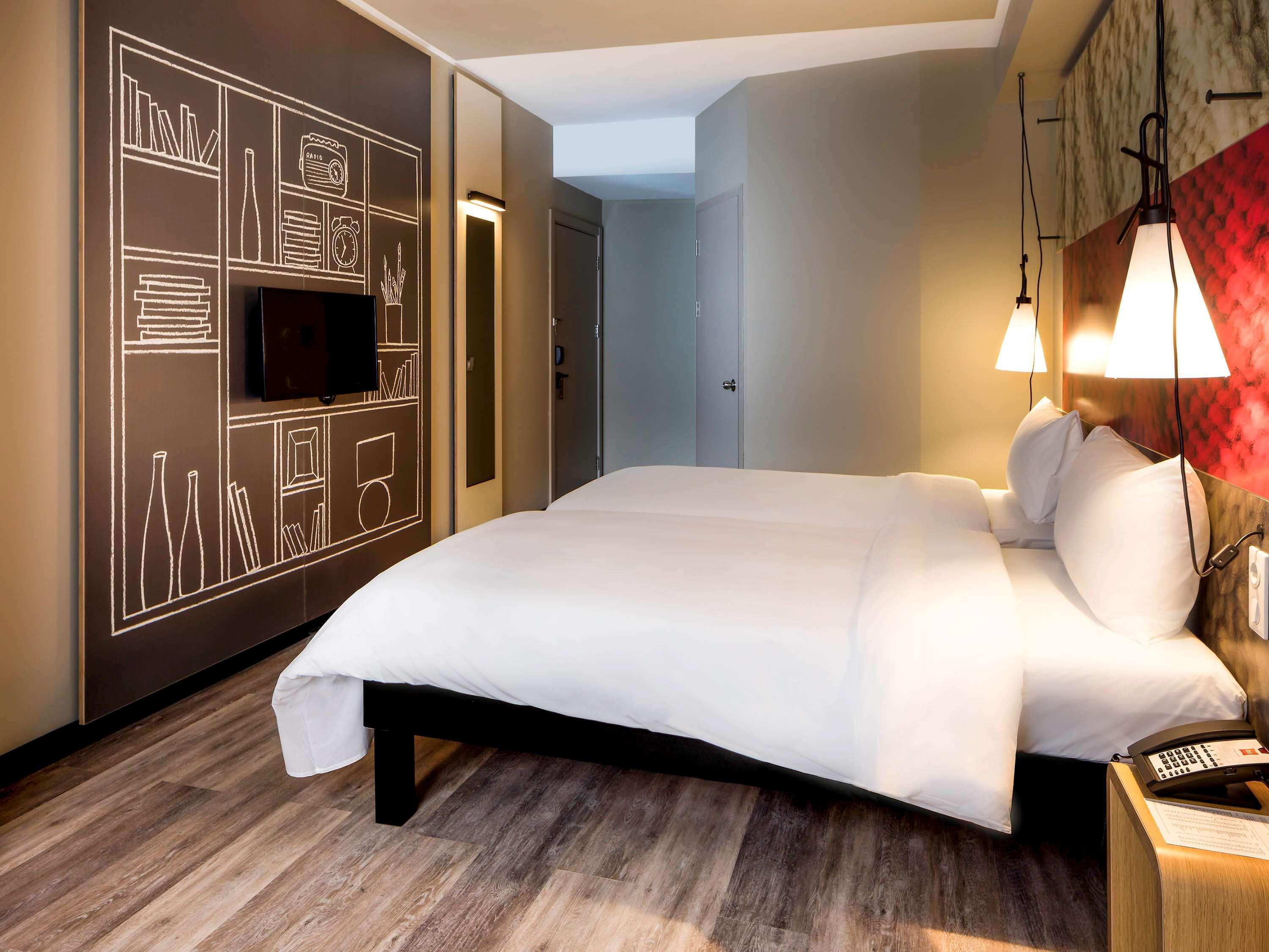 Ibis West 3*