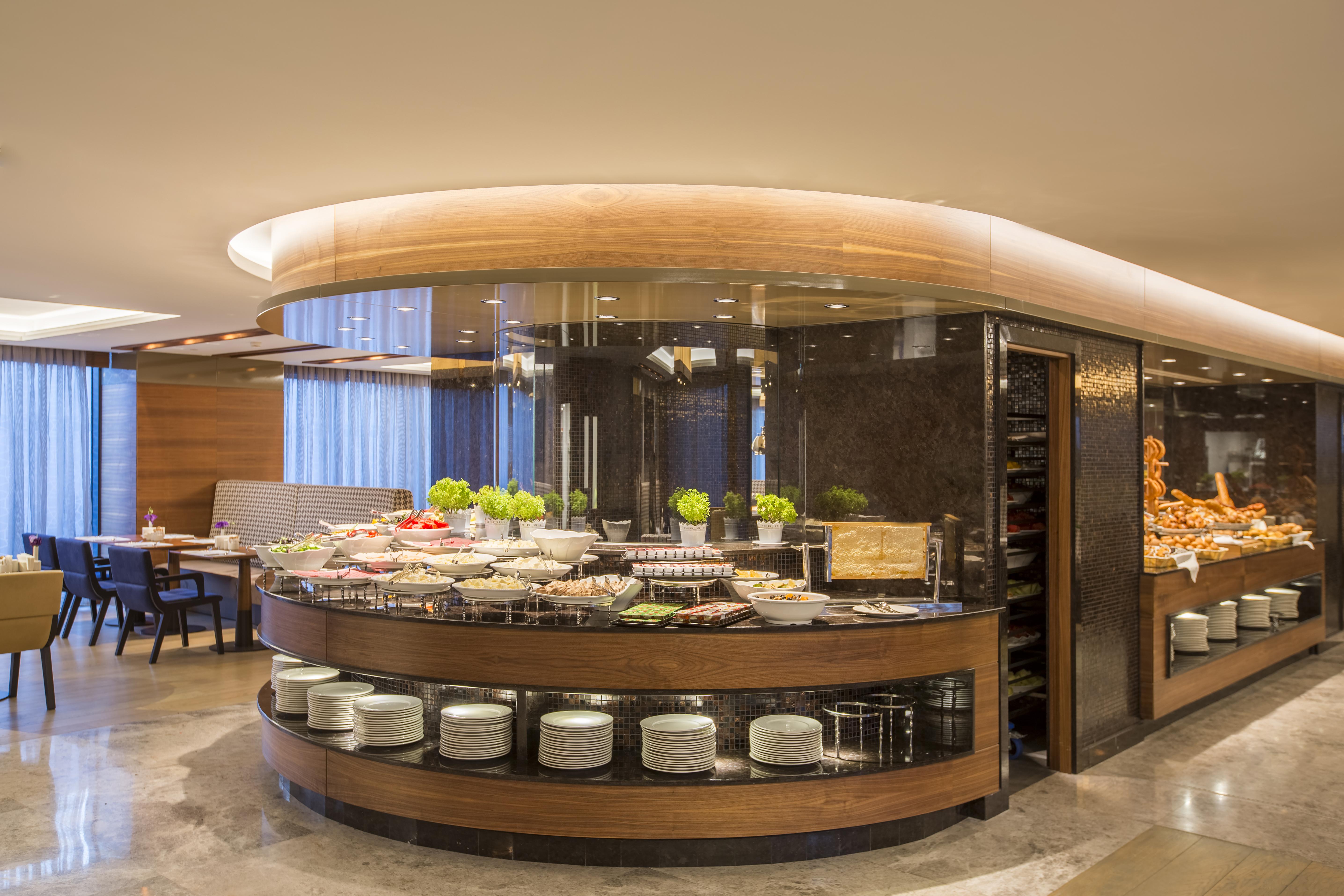 Hotel Golden Tulip Bayrampasa 5*