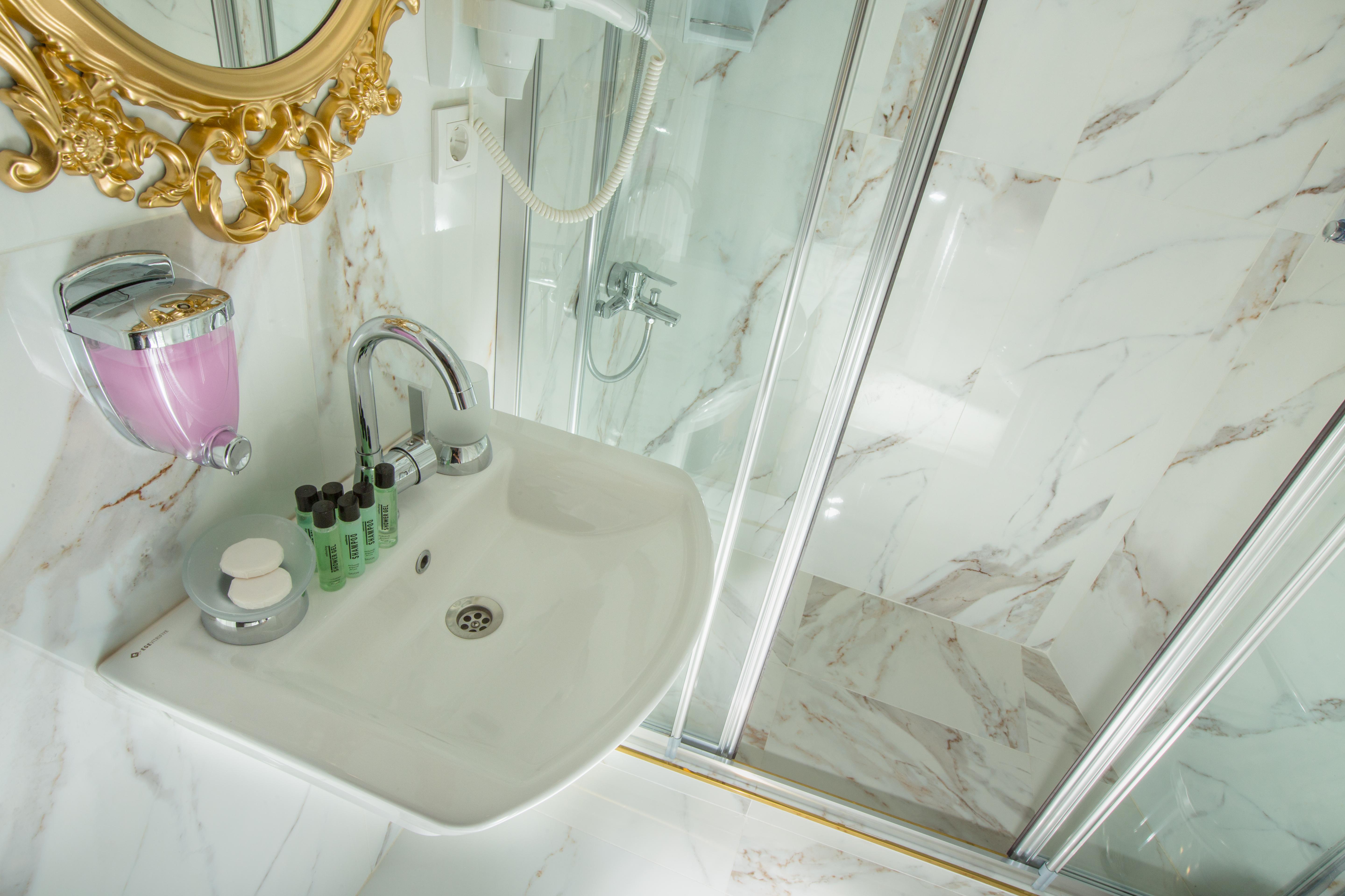 Atlantis Royal Hotel 3*