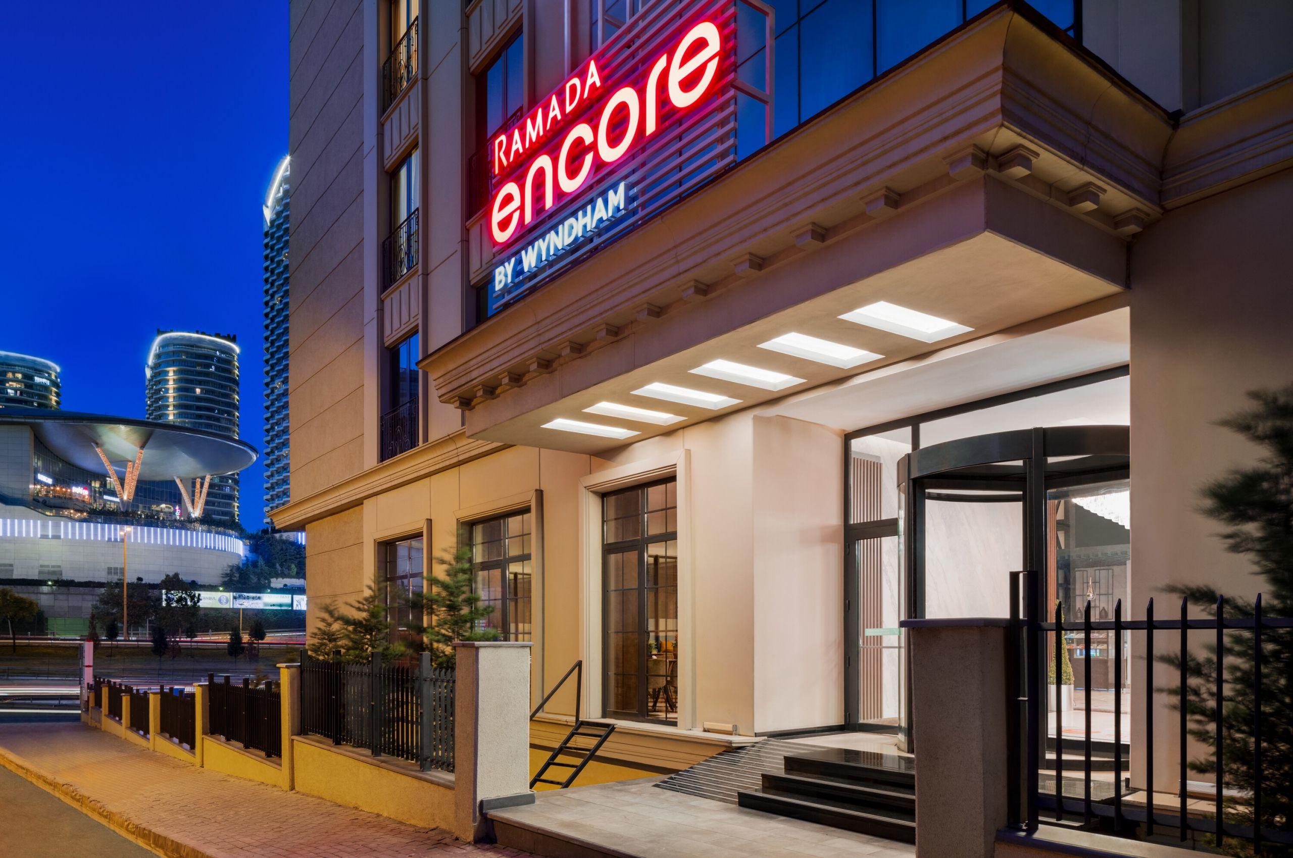 Ramada Encore By Wyndham Basin Express Hotel