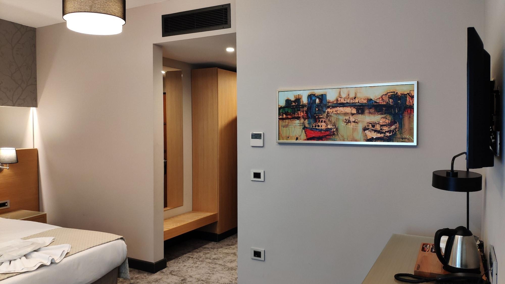 Triada Karakoey Hotel 4*