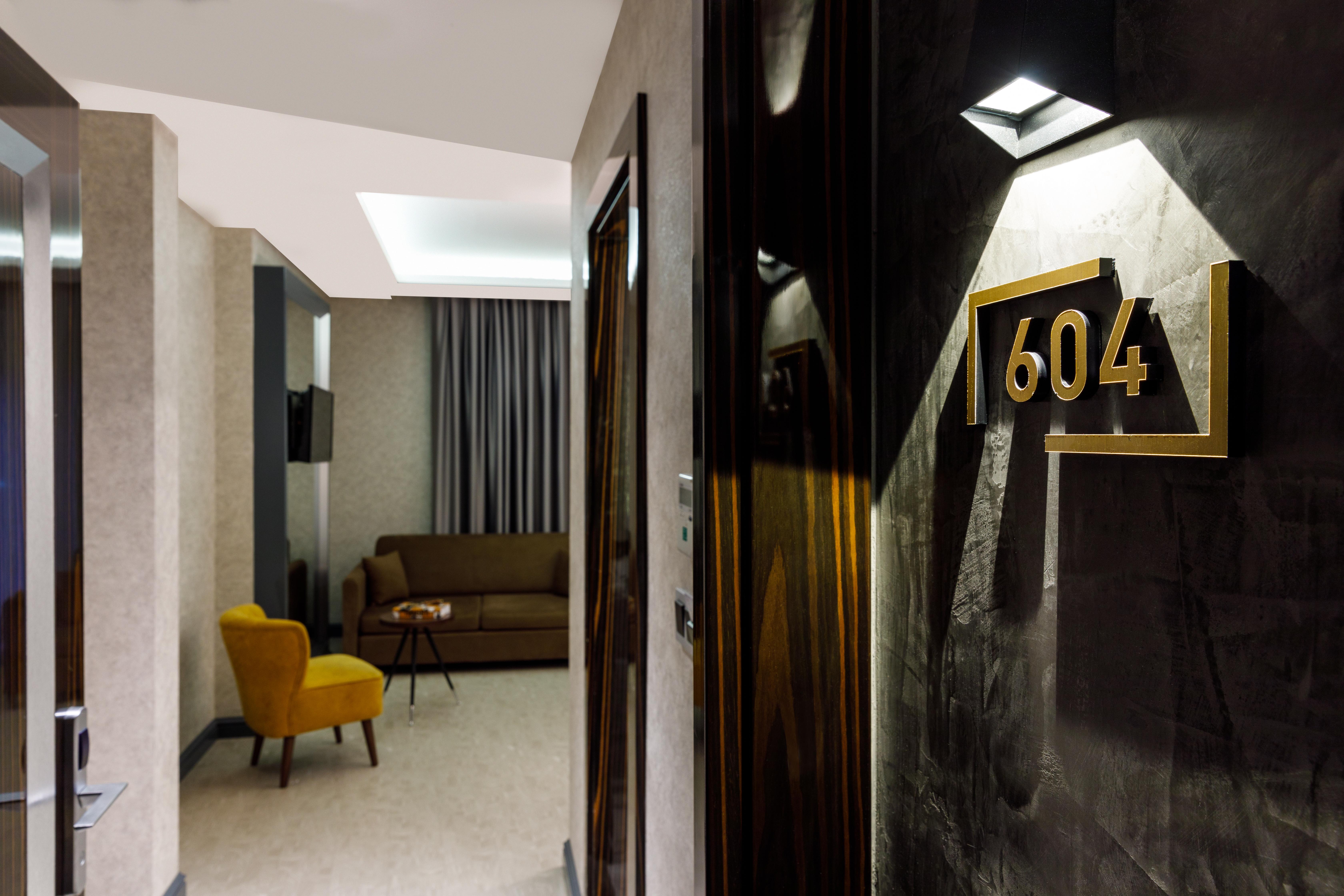 Euro Design Hotel 4*