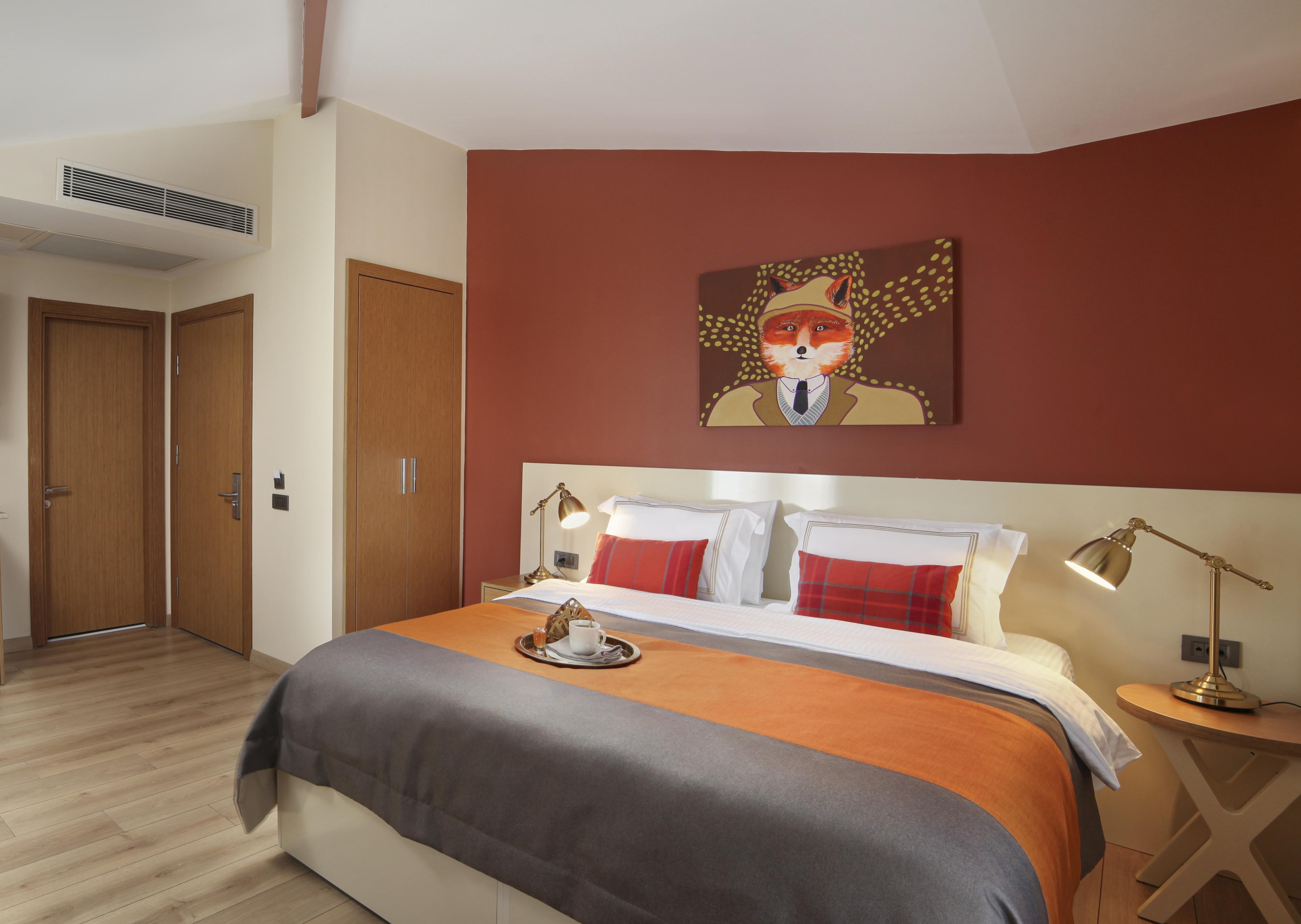 Hotel The Fox 4*