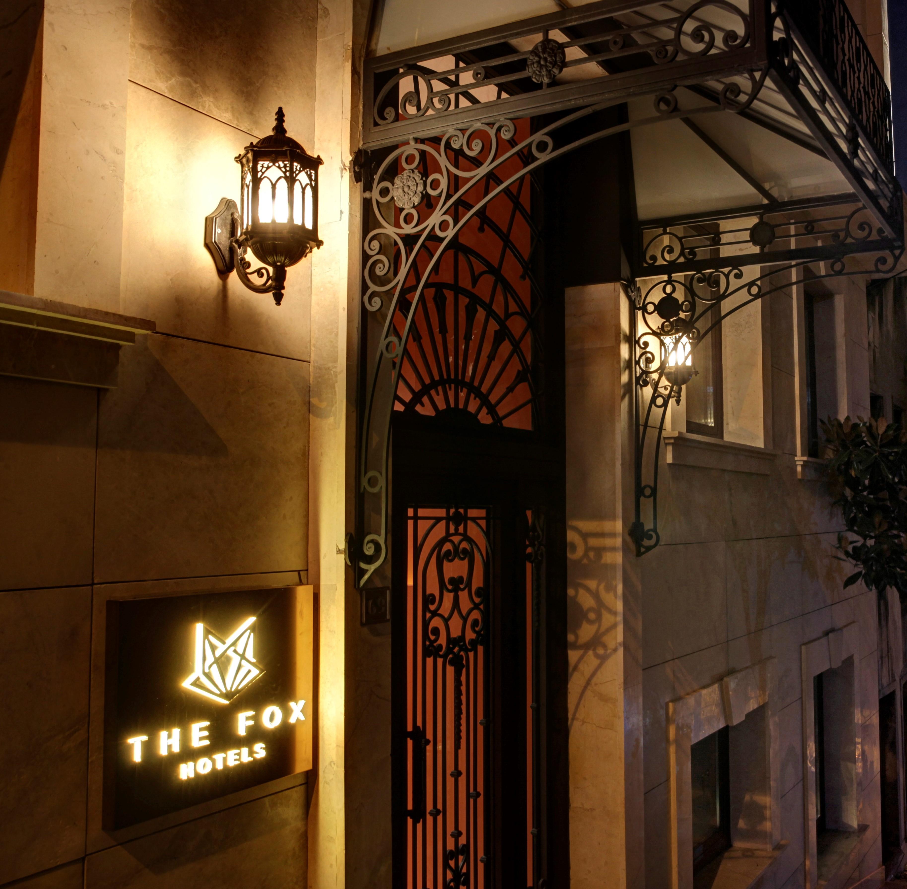 Hotel The Fox 4*