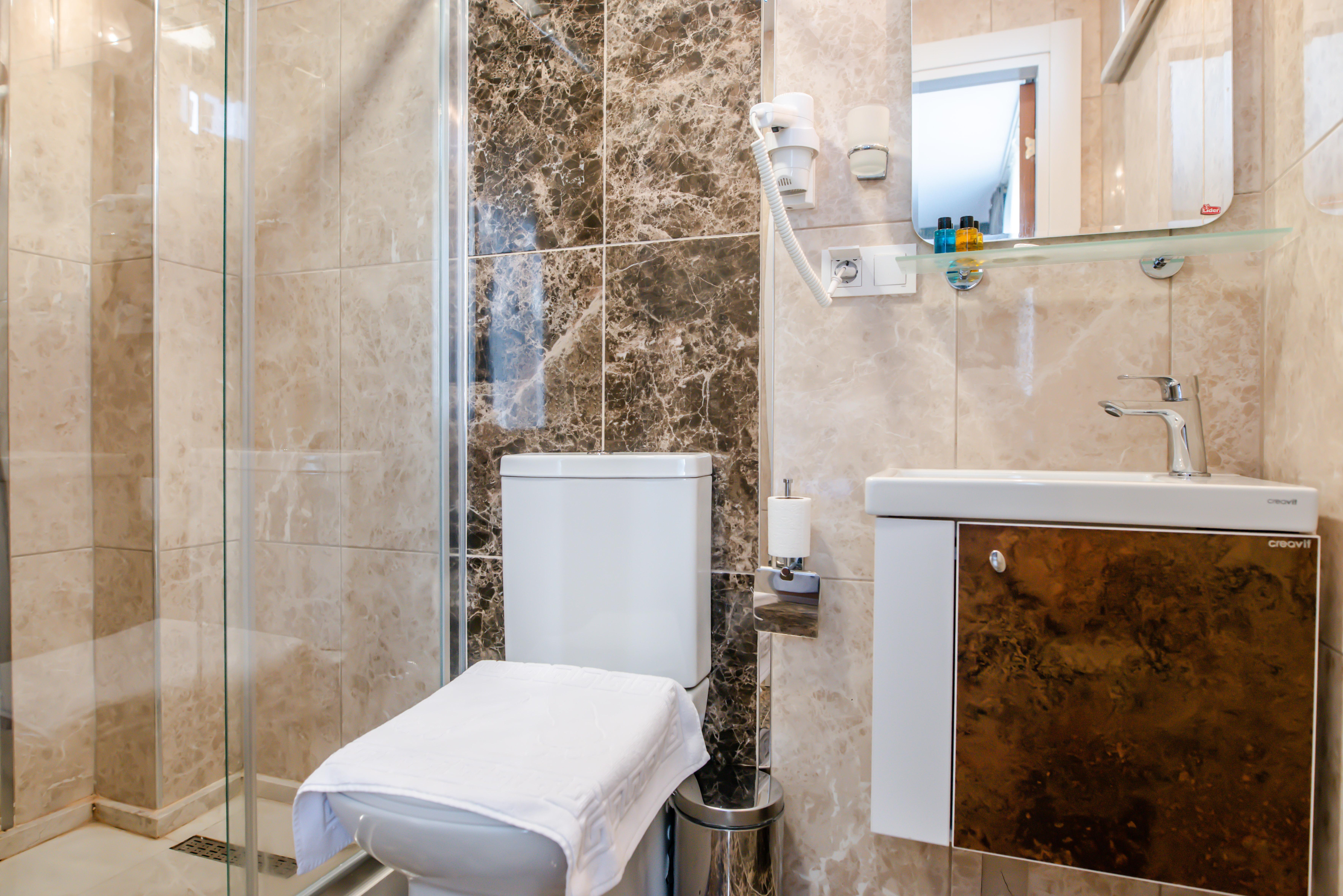 Hotel The Camelot 2*