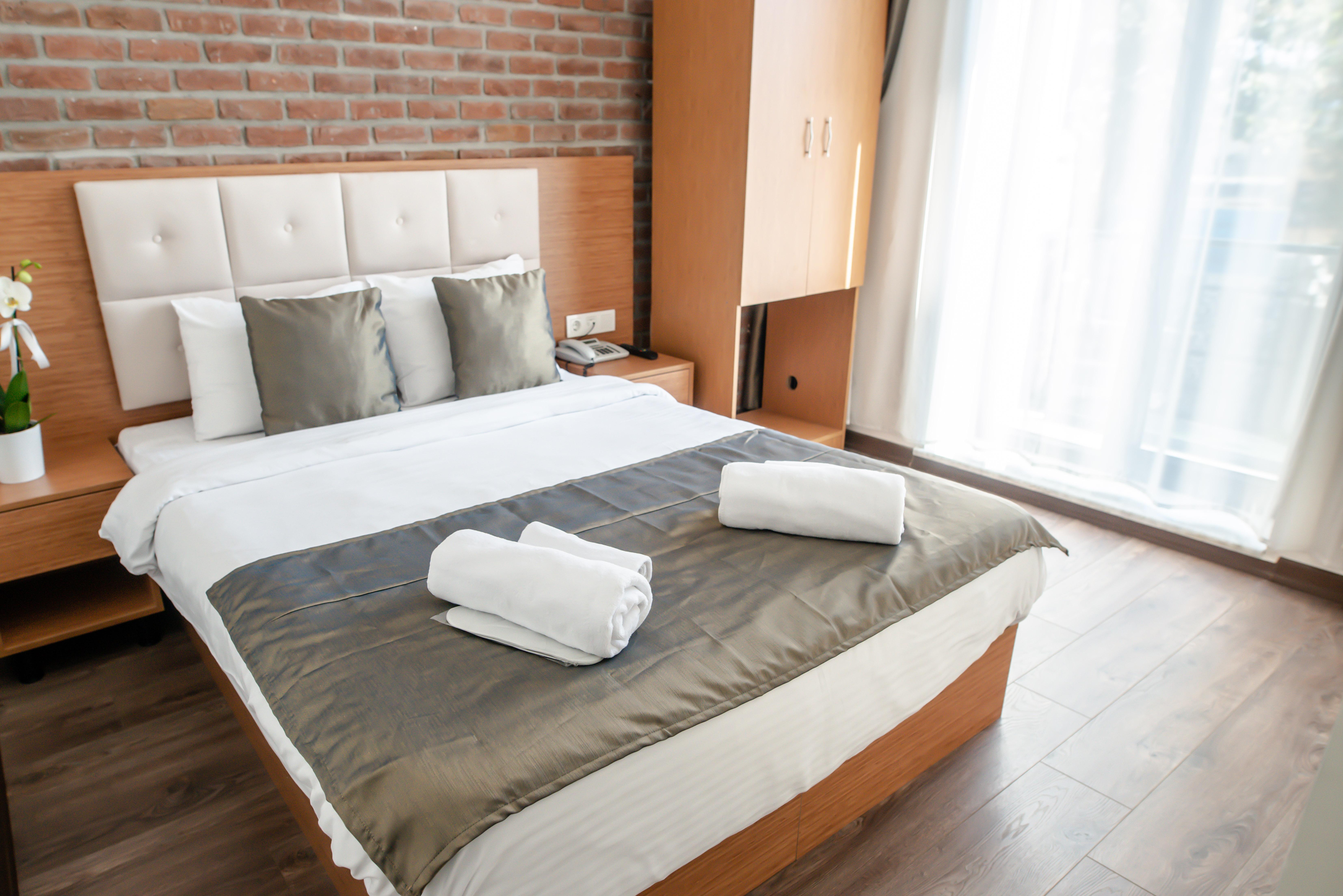 The Camelot Hotel 2*