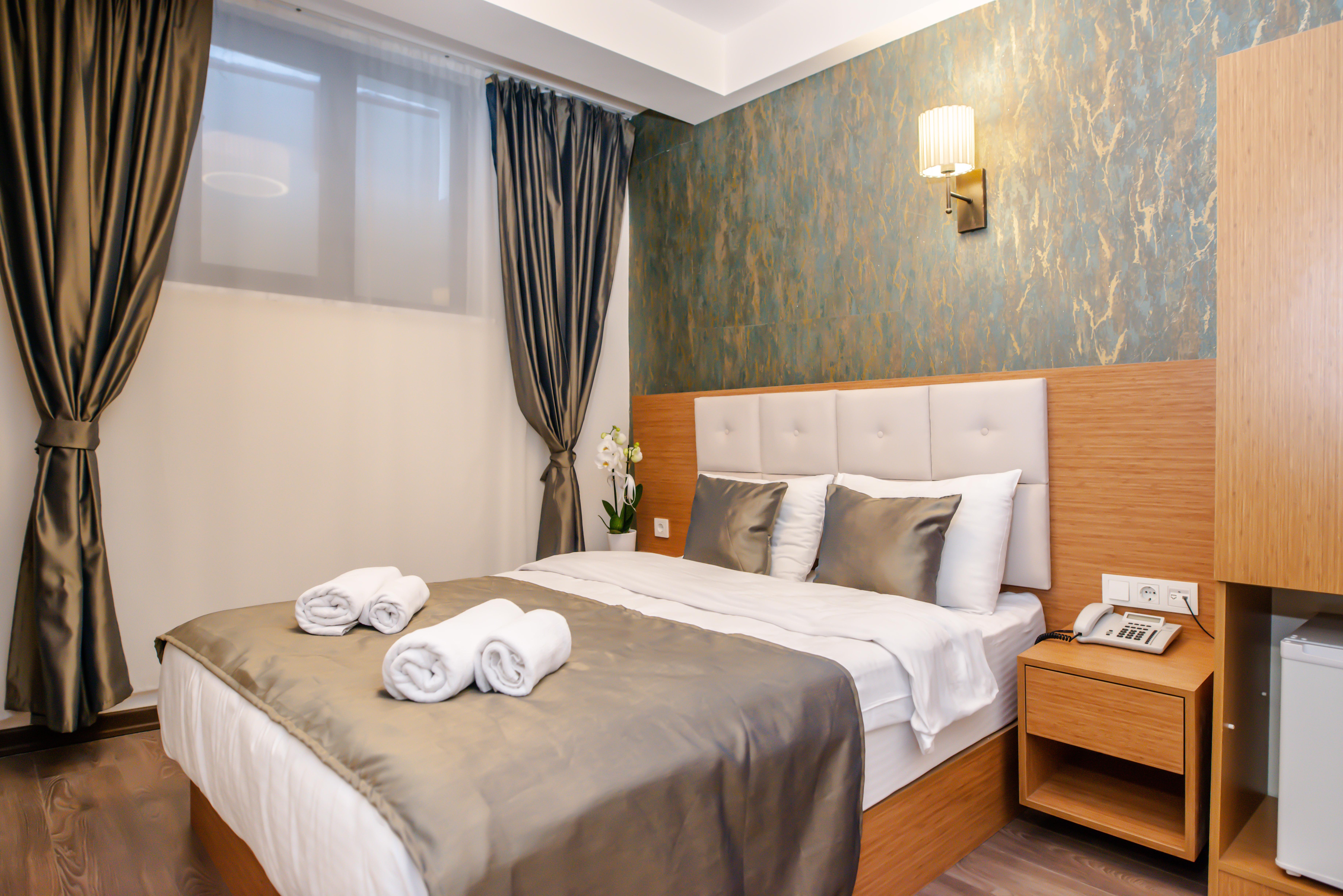 The Camelot Hotel 2*