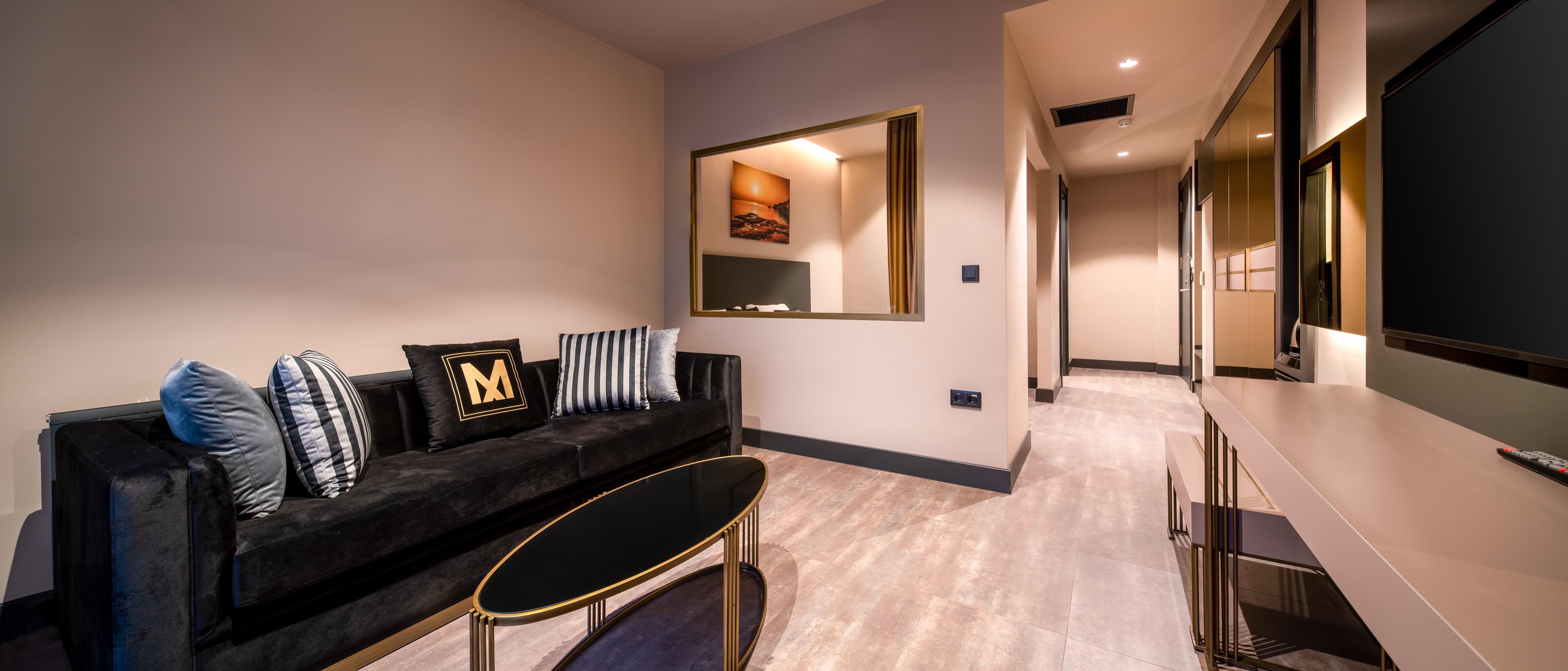 Hotel Menalo Premium Airport