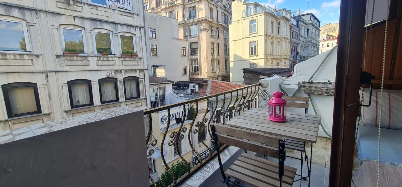Apartment Galata Duplex Apt. *balcony* 1 Min To Metro Stn. *