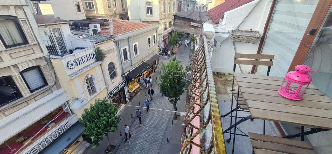 Galata Duplex Apt. *balcony* 1 Min To Metro Stn.