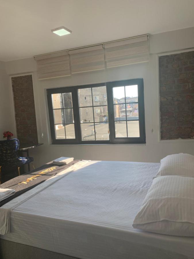 Apartment Nearby Taksim Spacious Flat With Duble Bed