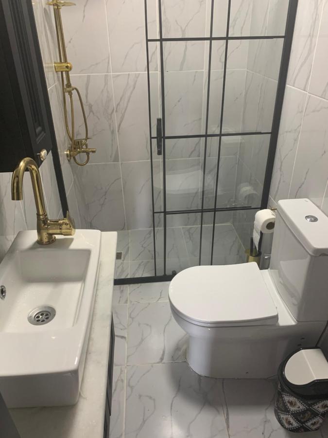Nearby Taksim Spacious Flat With Duble Bed Apartment