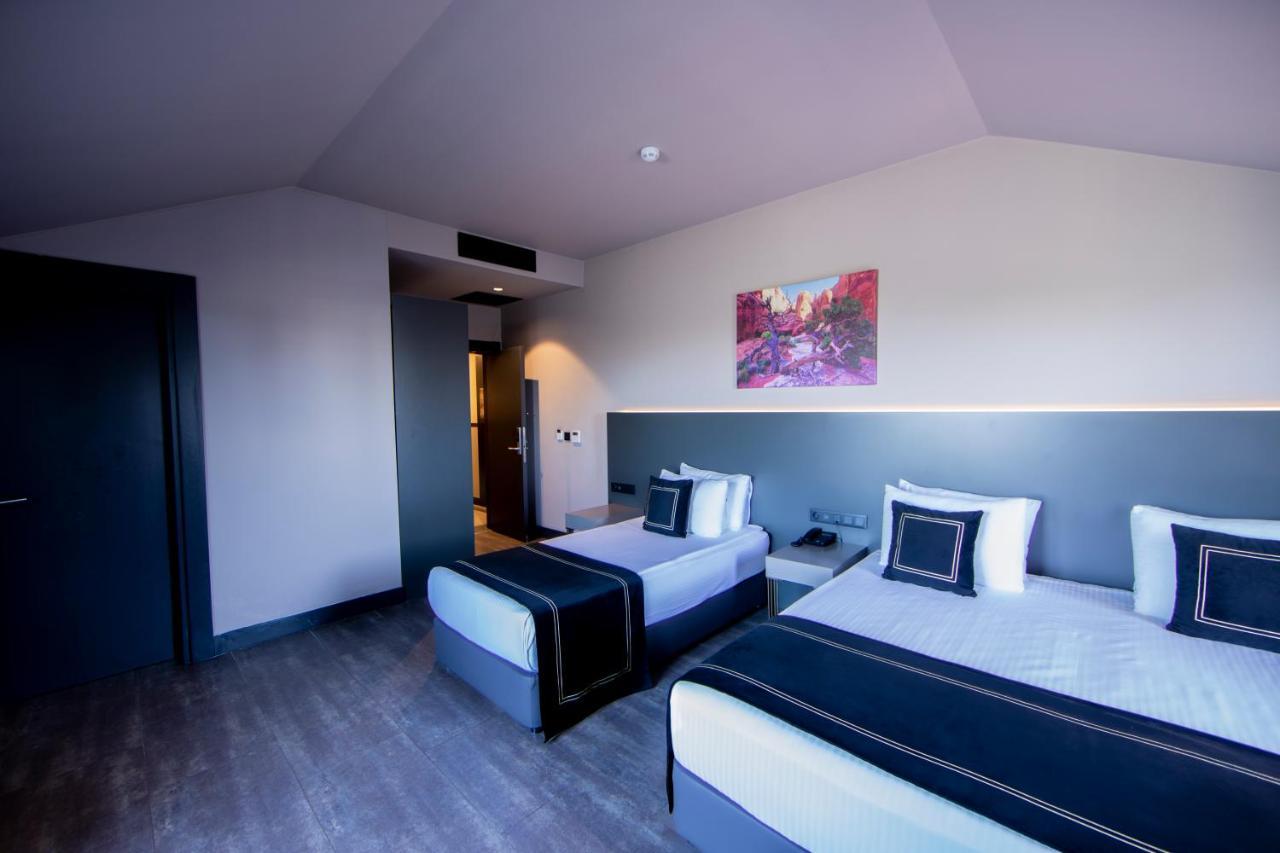 Menalo Premium Airport Hotel