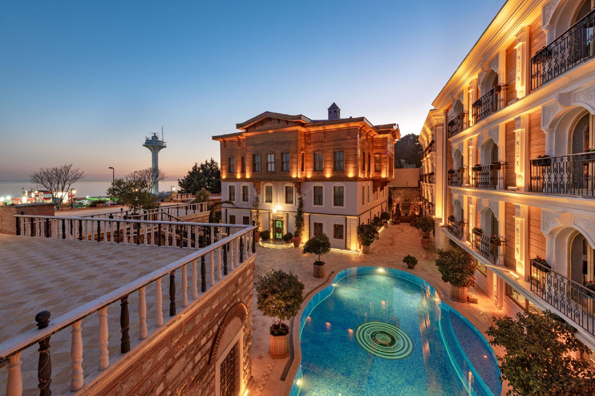 Hotel Seven Hills Palace & 4*