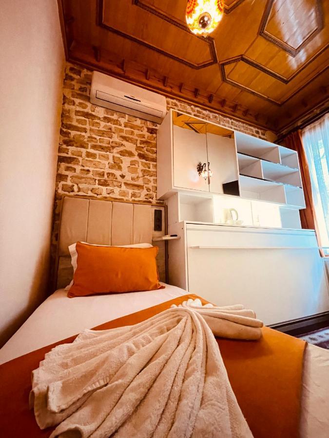 Astra Boutique Hotel *