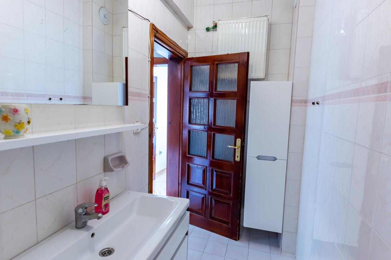 Kaplan Cosy Flat - Air Conditioned & Heated 3 Bedrooms In The Apartment *