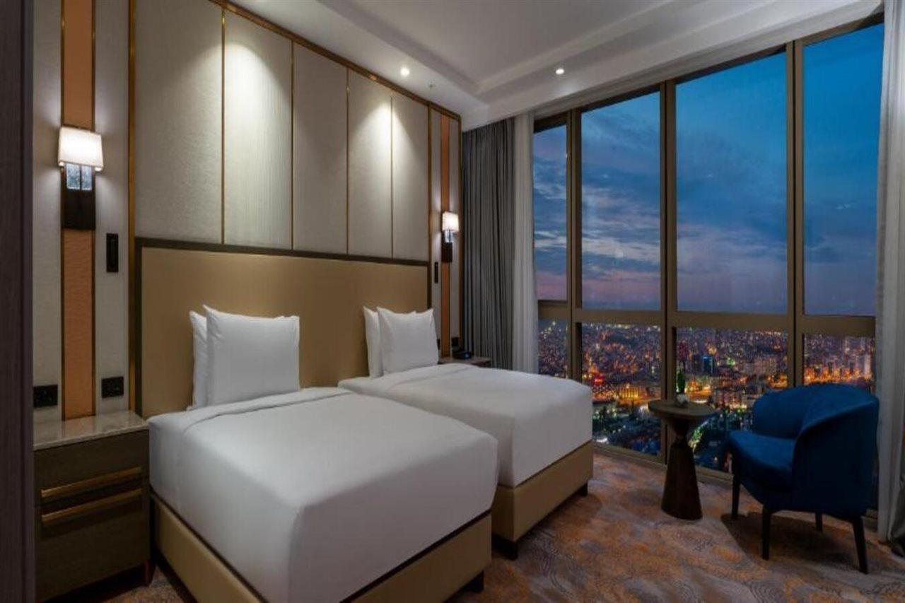 Hilton Mall Of