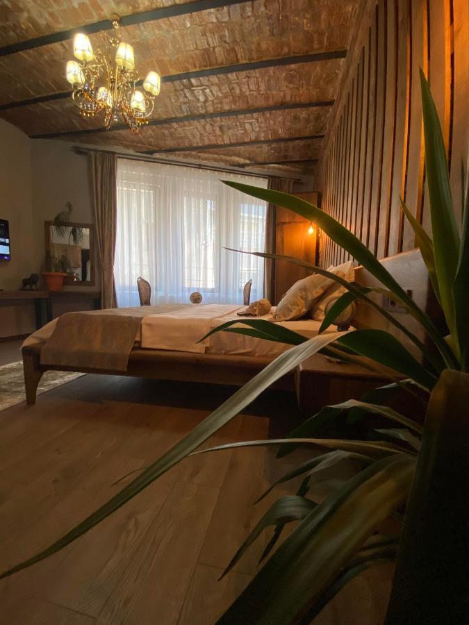 Hotel Alma Port