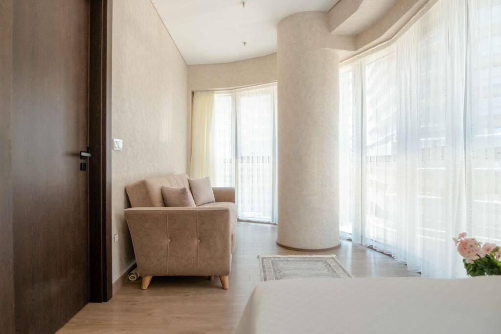 Modern In A Complex With Pool Istanbul