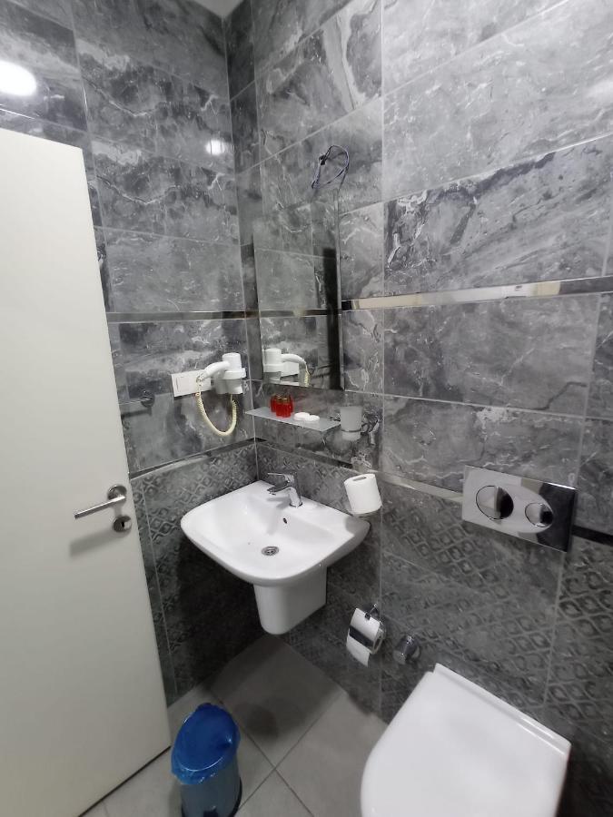 Emin Hotel