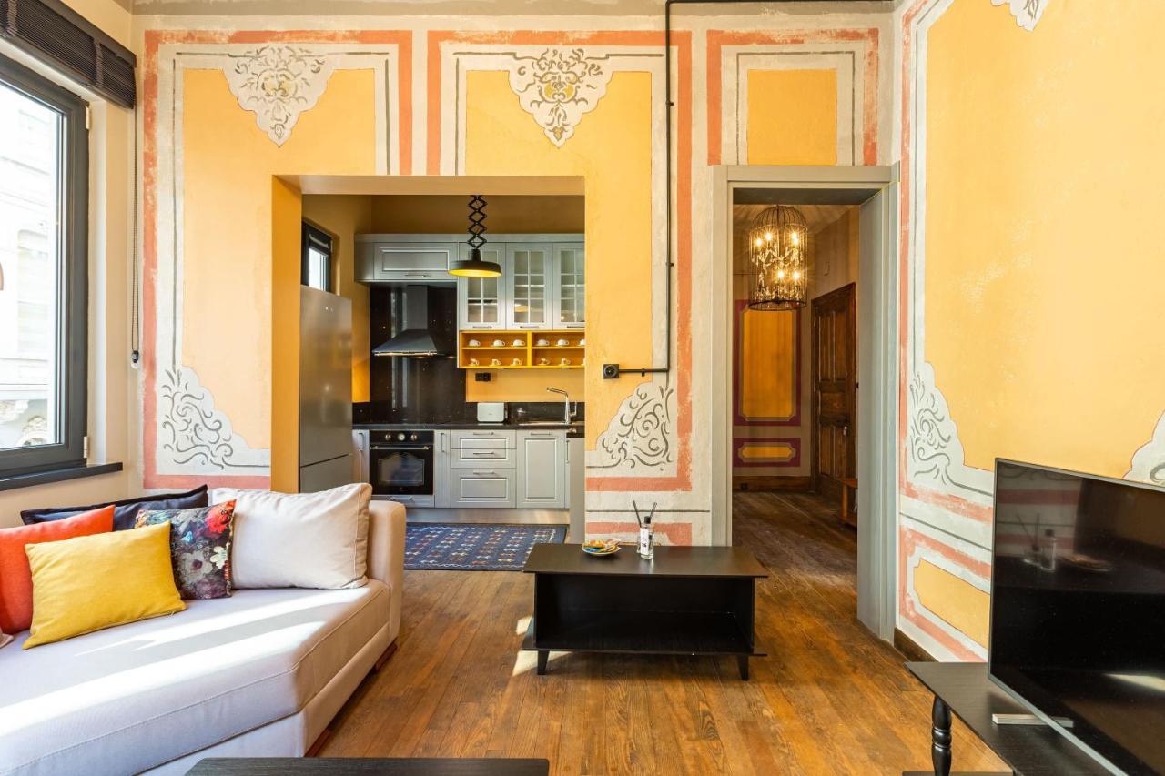 Historical Flat With Hammam Near Taksim