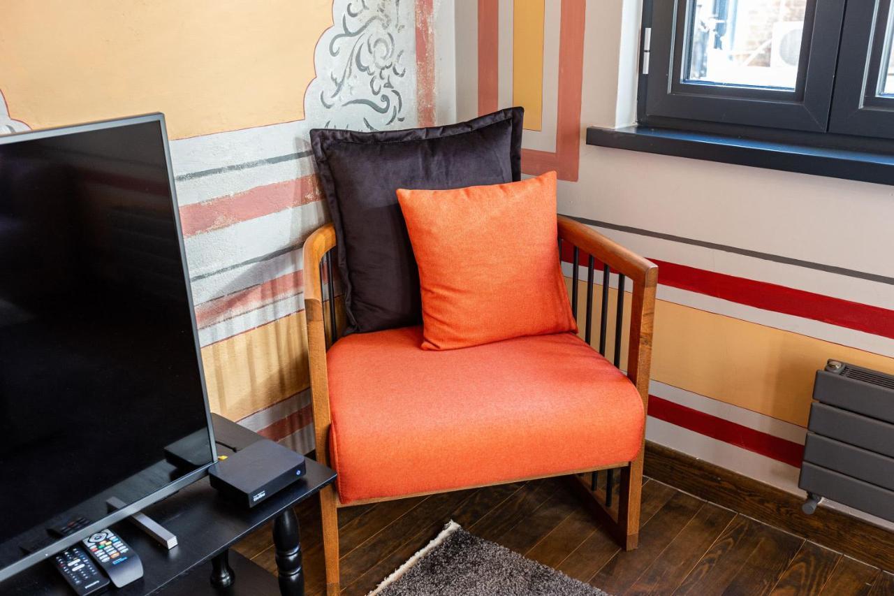 Historical Flat With Hammam Near Taksim Daire