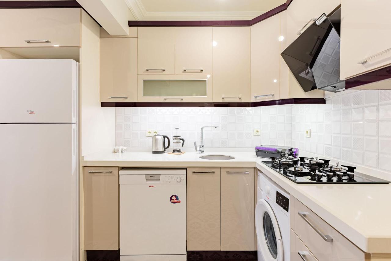 Lovely Flat Near Metro Station In Sisli