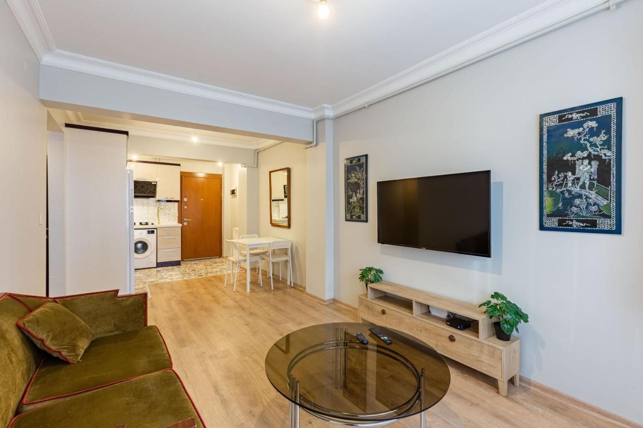 Lovely Flat Near Metro Station In Sisli