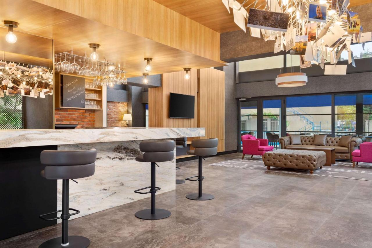 Tryp By Wyndham Atasehir Hotel 3*