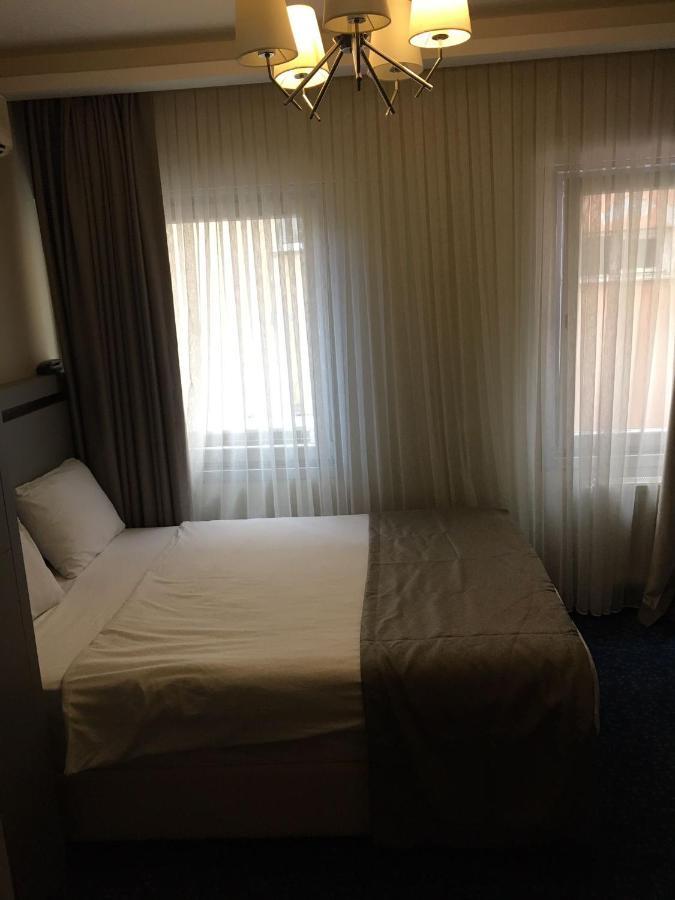 Acar Hotel *