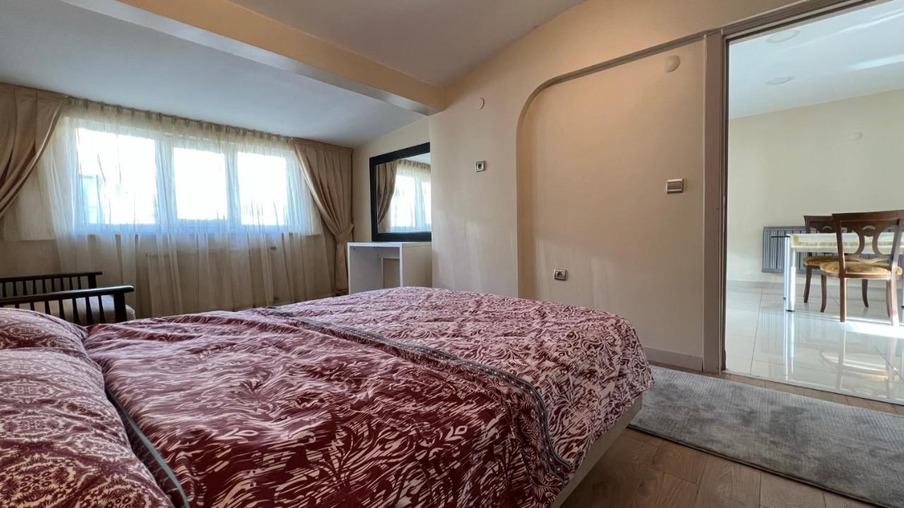 200 M2 Muhtesem Cati Kati, Roof