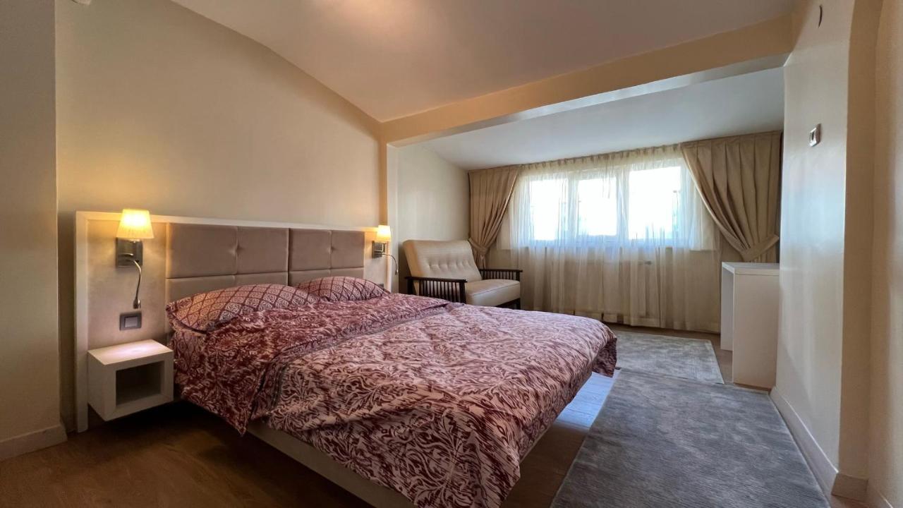 200 M2 Muhtesem Cati Kati, Roof * Istanbul