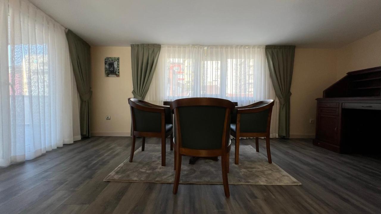 Apartment 200 M2 Muhtesem Cati Kati, Roof