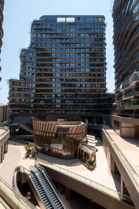 Modern In A Complex With Pool Istanbul