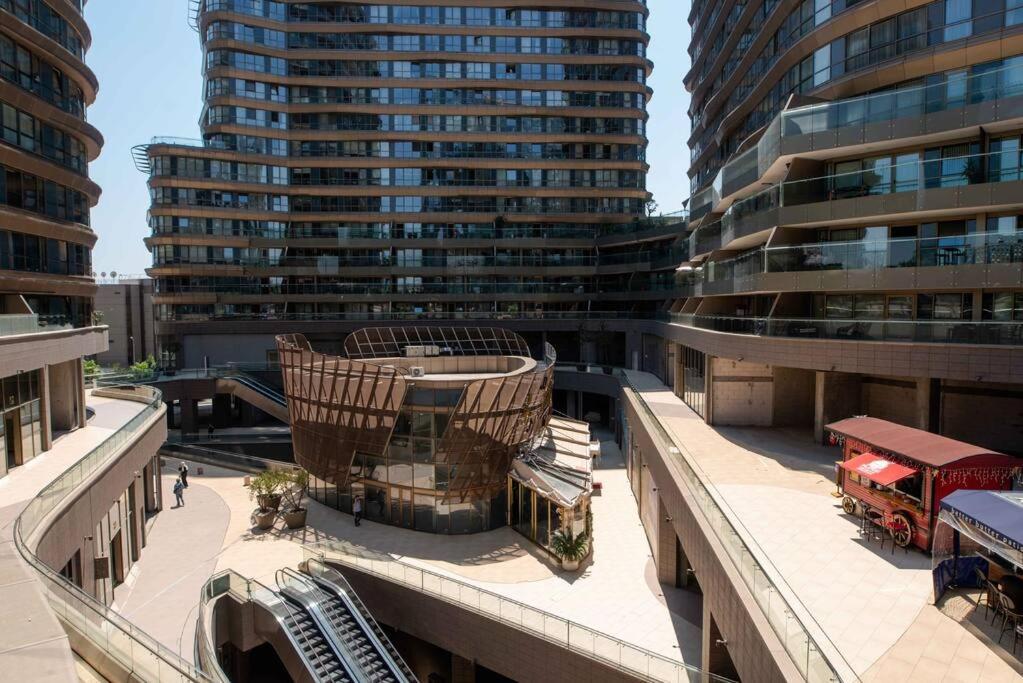 Modern In A Complex With Pool