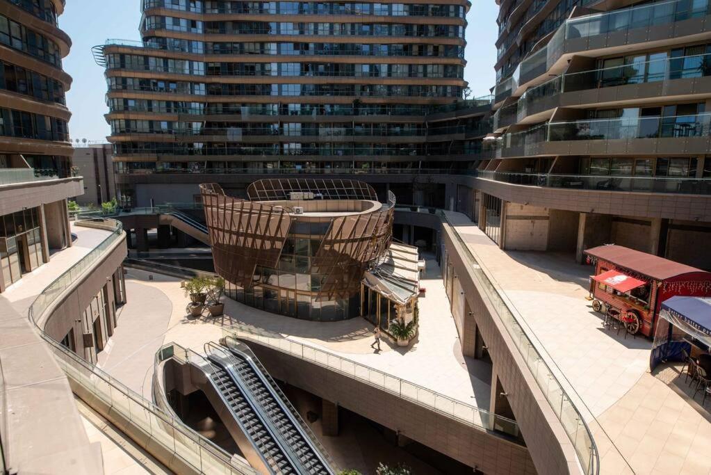 Modern In A Complex With Pool Apartment *