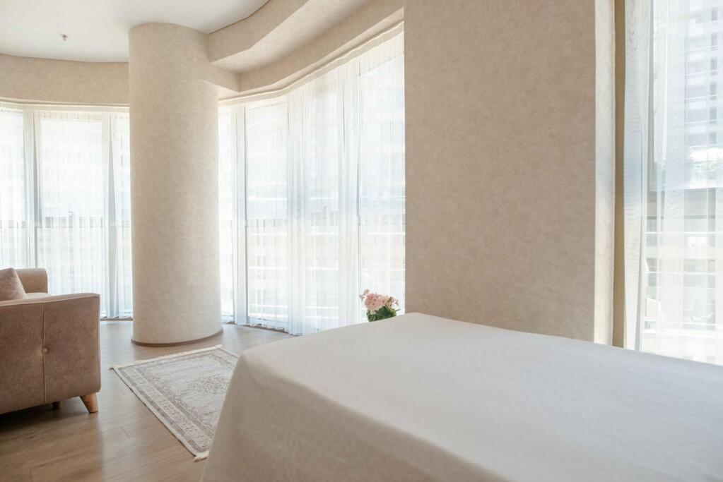 Modern In A Complex With Pool * Istanbul