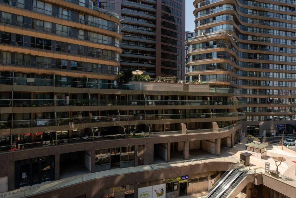 Modern In A Complex With Pool Apartment Istanbul