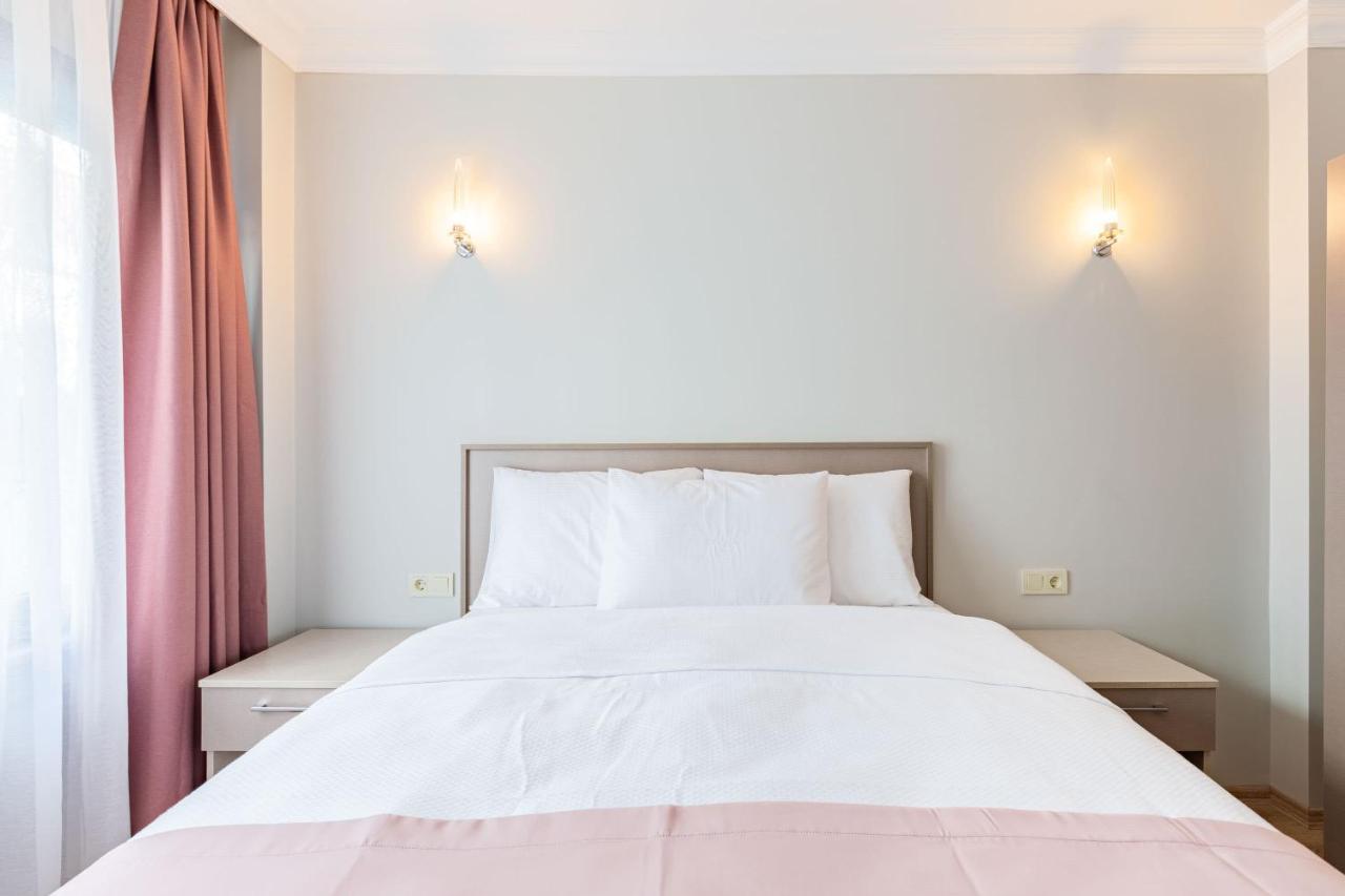Lovely Flat Near Metro Station In Sisli Apartment
