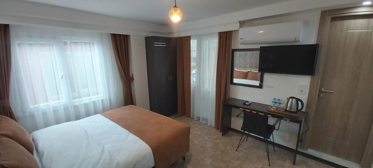 Global 2022 Hotel *