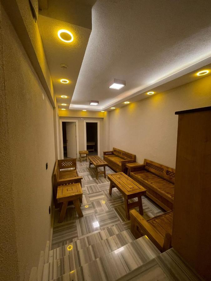 Azra Sultan & 4* Istanbul