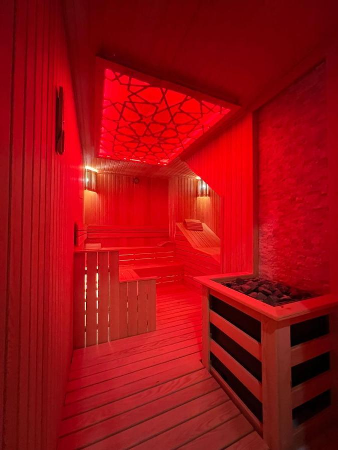Hotel Azra Sultan & 4*