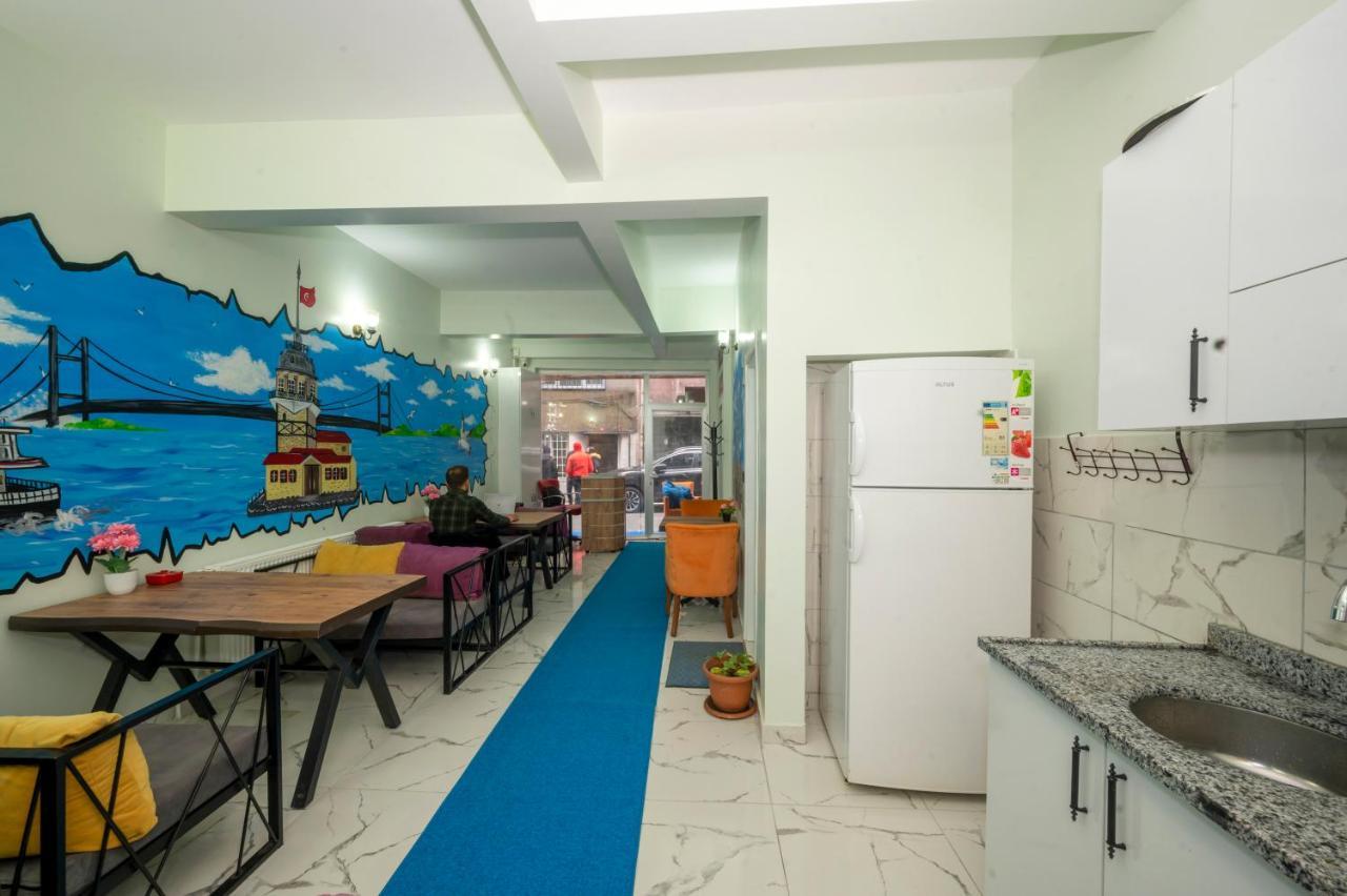Xalila & Cafe Ladies Hostel