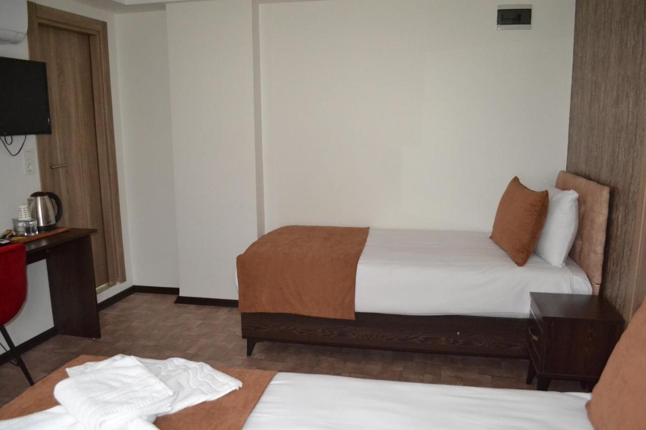 Global 2022 Hotel