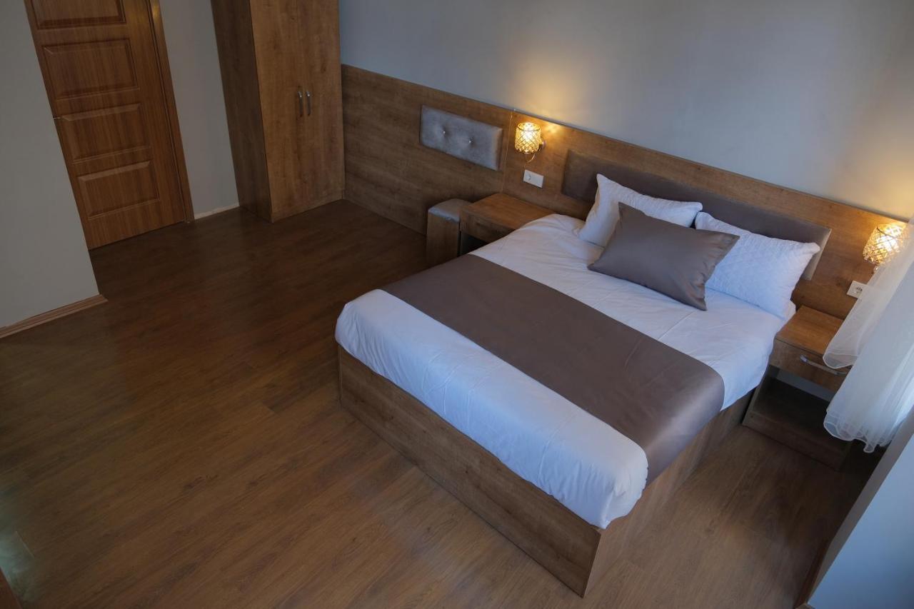 Hotel Adamantides *